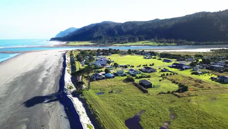 the beautiful mokihinui river on the west coast of new zealand's south island