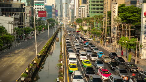 timelapse of rush hour traffic in central bangkok