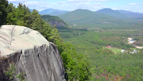 An-establishing-shot-of-the-White-Mountains-in-New-Hampshire