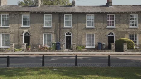 Aspecto-Típico-De-Una-Calle-En-La-Ciudad-De-Cambridge,-Inglaterra