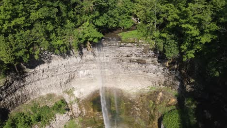 Toma-Aérea-De-Vuelo-De-Tews-Falls-En-Hamilton,-Ontario,-Canadá-En-4k