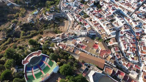 Birdseye-Arriba-Abajo-Vista-Aérea-De-Mijas-Pueblo-Costa-Del-Sol-España-Ciudad