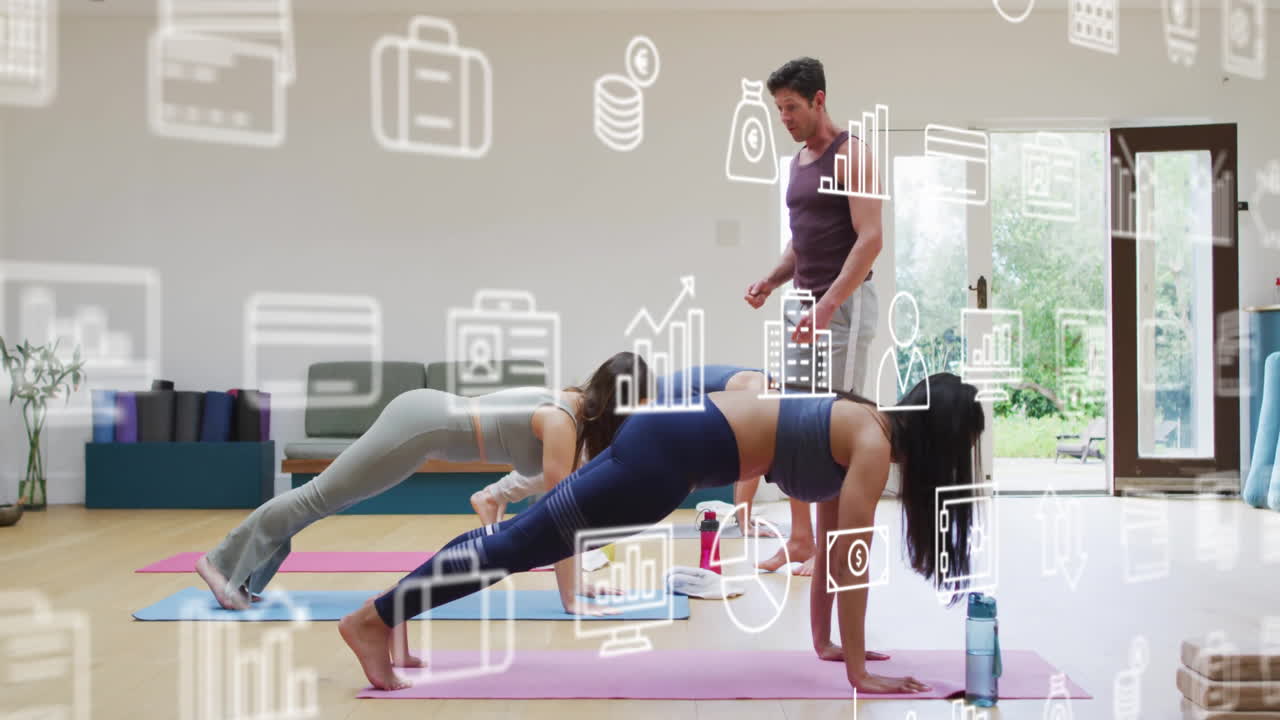 animación de procesamiento de datos digitales sobre mujeres diversas que hacen ejercicio de plank con un instructor masculino