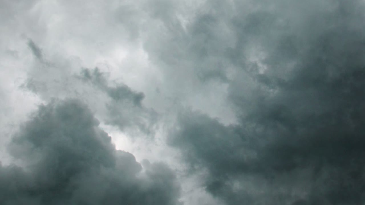 gray cumulus clouds moved with a thunderstorm in them