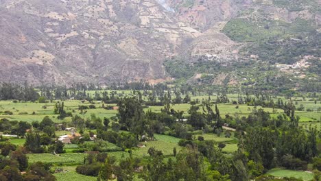 Ackerland-Im-Tal-Um-Yungay,-Ancash,-Peru---4k