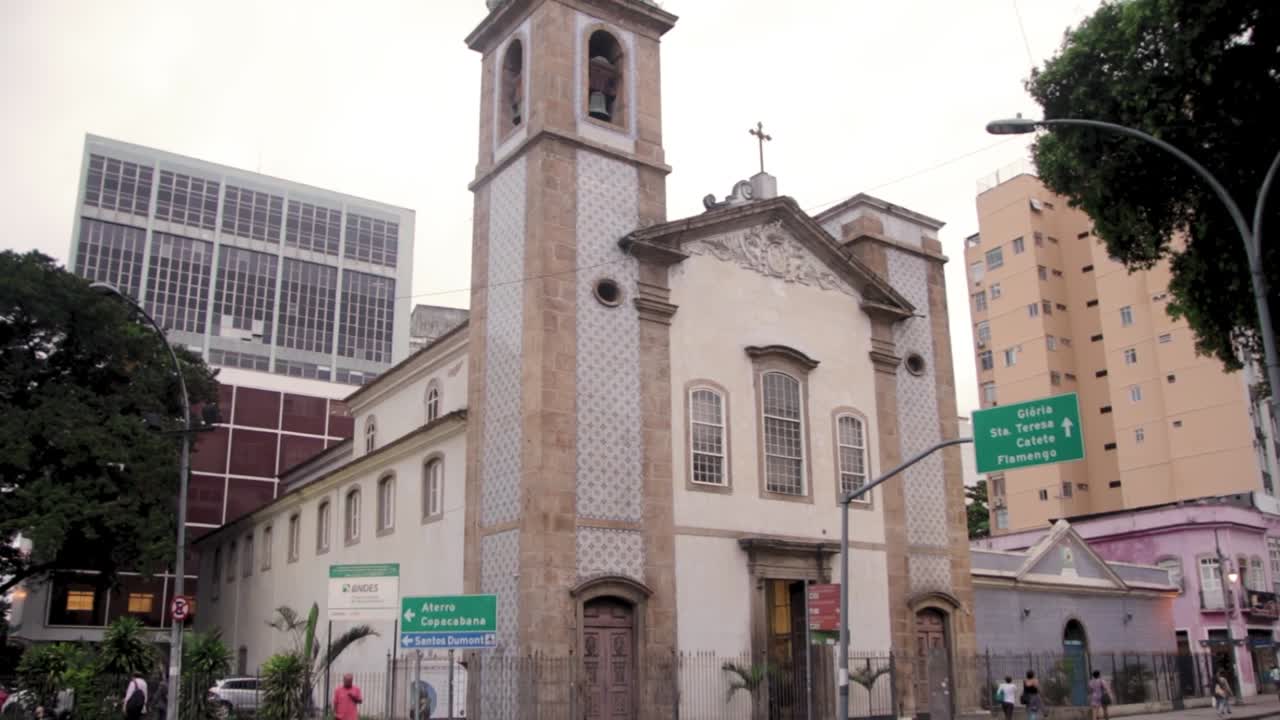 Nossa Senhora do Carmo da Lapa do Desterro Church on people daily bases routine
