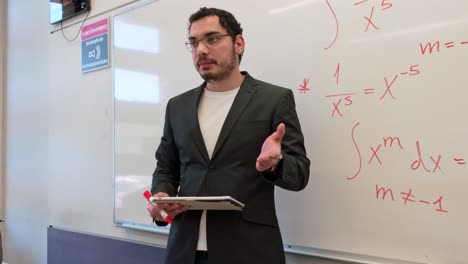 knowledgeable expert teaching a specialized course