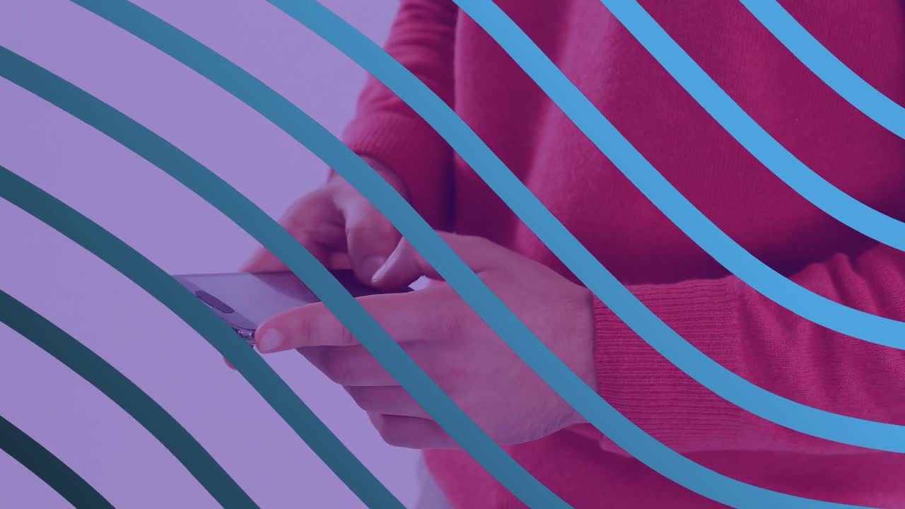 animación de líneas en patrón de onda sobre la sección media del hombre caucásico usando teléfono celular