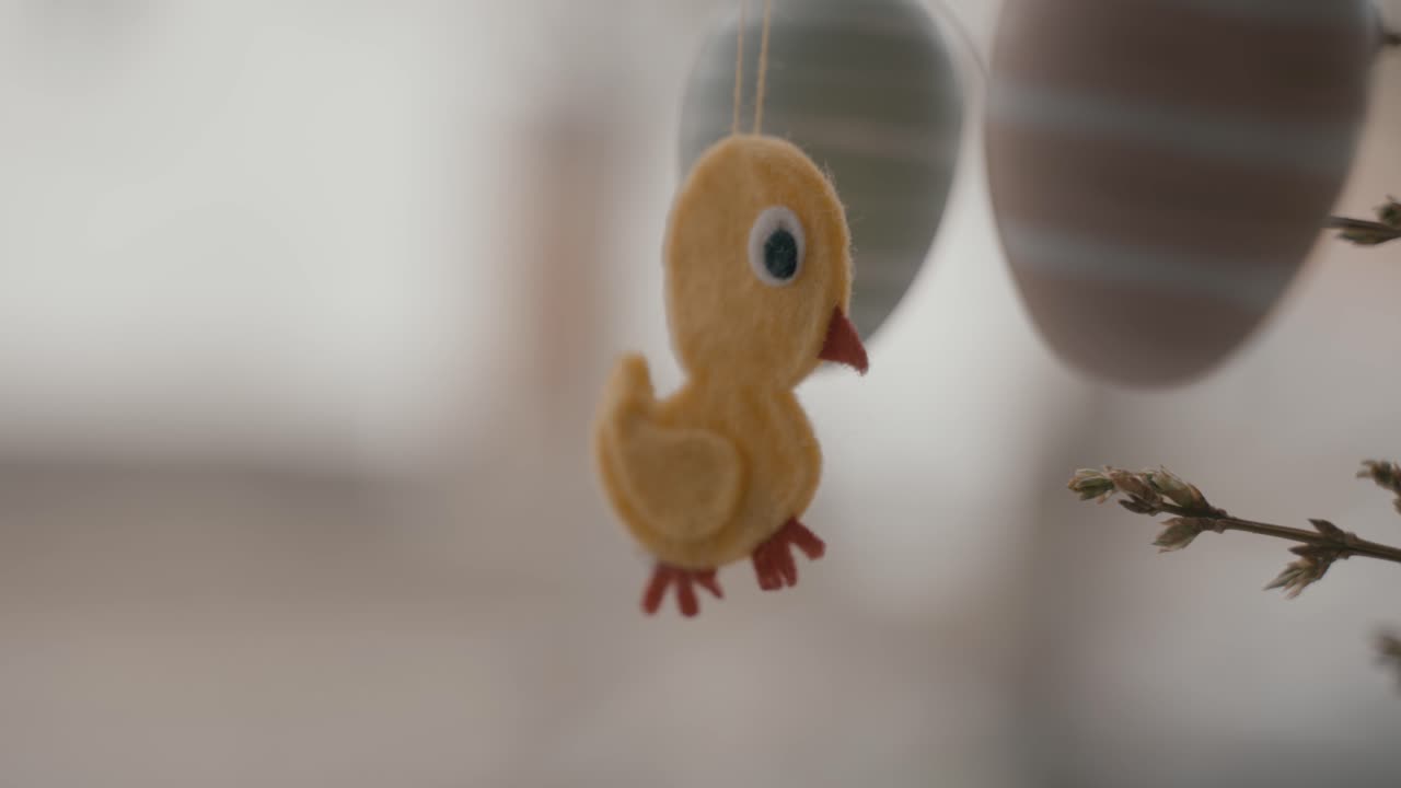 Easter decoration spinning in slow motion