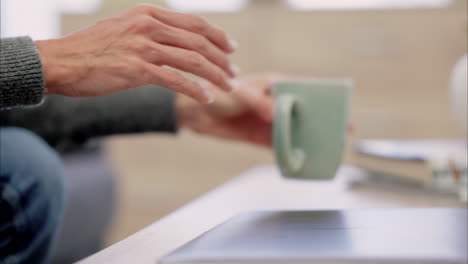 Laptop-typing,-coffee-drink