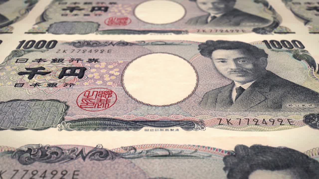 Billetes de mil yenes japoneses deslizándose en pantalla, dinero en efectivo, en bucle