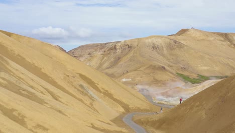 Parque-Nacional-Kerlingarfjoll-En-El-Centro-De-Islandia,-Respiraderos-Geotérmicos,-Antena