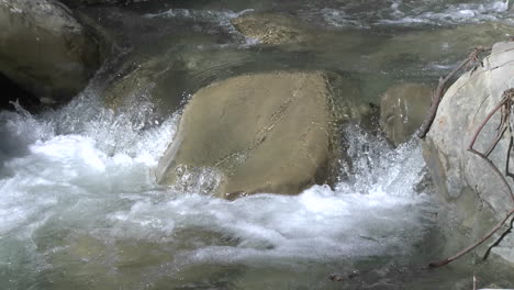 Zoom-out-of-a-waterfall-on-North-Fork-Matilija-Creek-above-Ojai-California