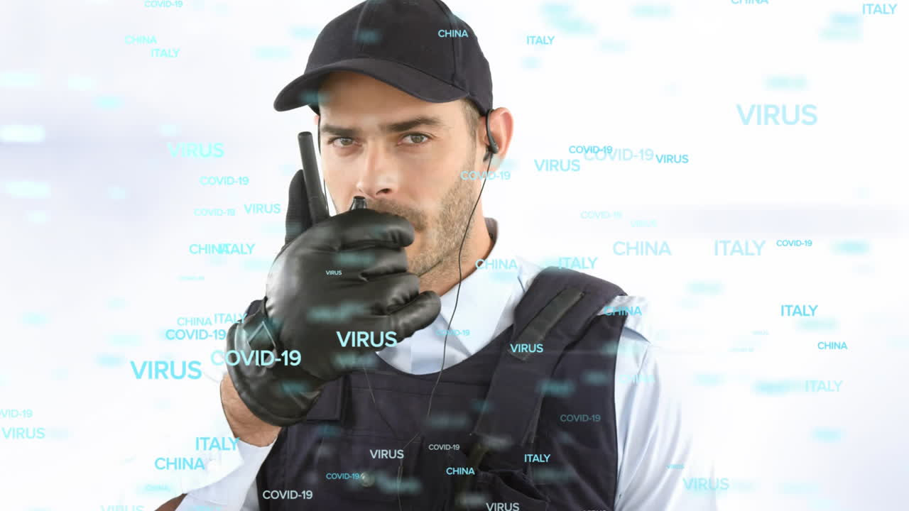 Digital komposittvideo av tekst "virus Kina Italia" mot en mann som snakker i en walkie-talkie.