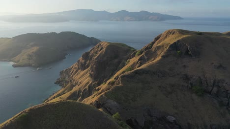 Luftaufnahme-Der-Insel-Padar,-Nationalpark-Komodo,-Indonesien