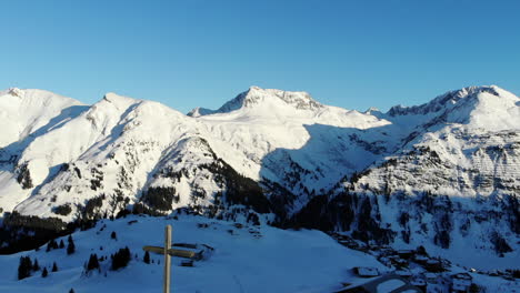 drone-shot-of-WÃ¶sterspitze,-RÃ¼fikopf,-Langer-Zug-in-Lech,-Vorarlberg,-Austria