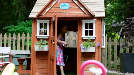 siblings playing in play house 4k