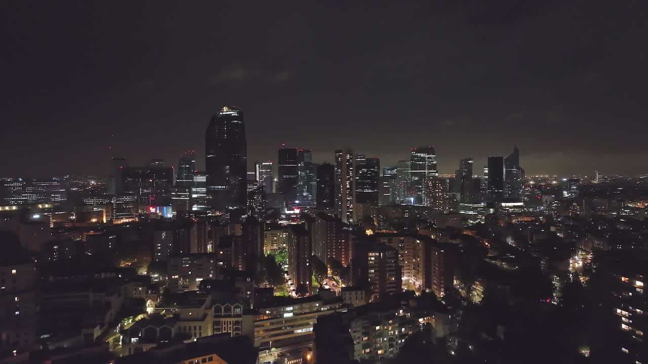 o horizonte de paris: onde a beleza arquitetônica e o impulso econômico se entrelaçam.