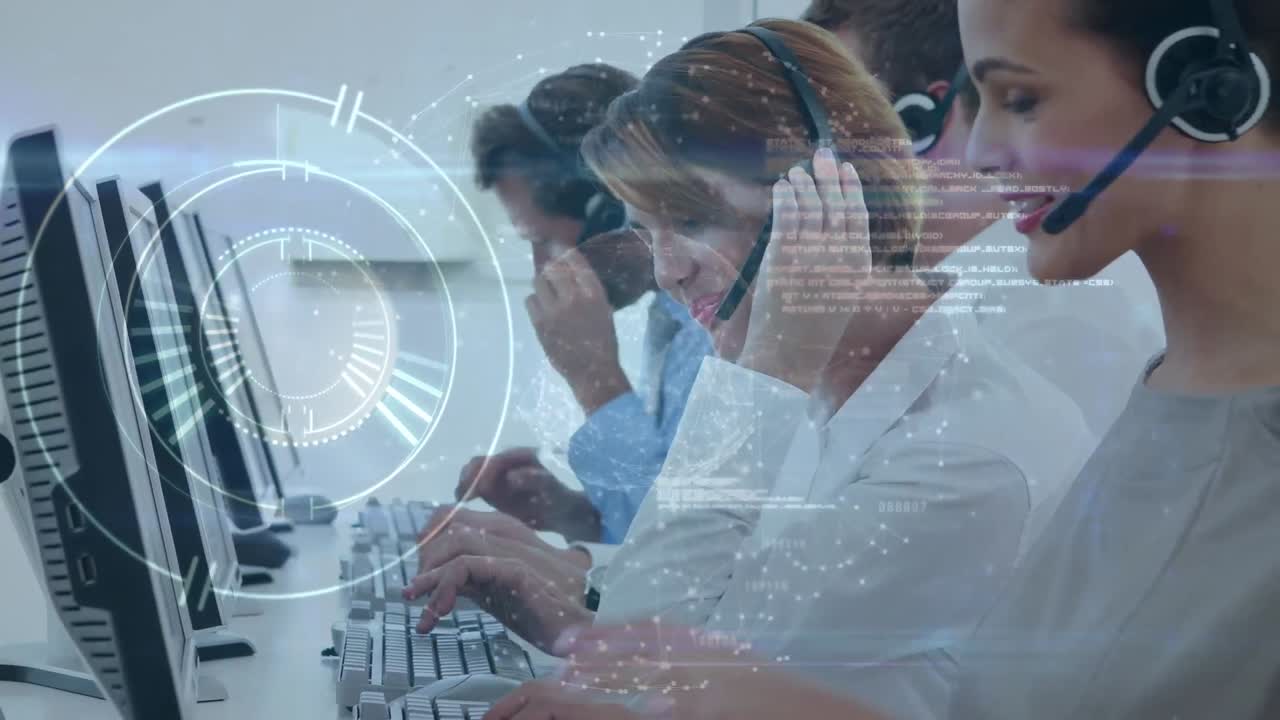 animación del alcance de la exploración sobre personas de negocios que usan auriculares telefónicos