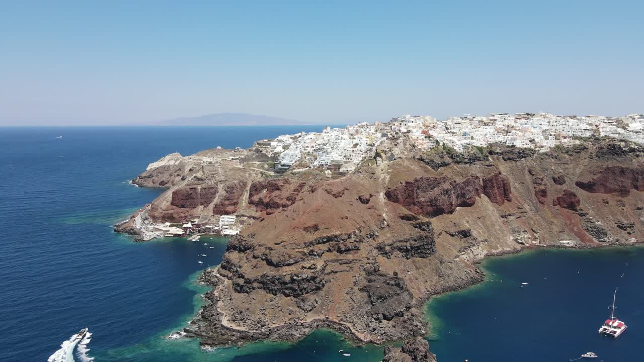 imágenes de drones de oia, santorini