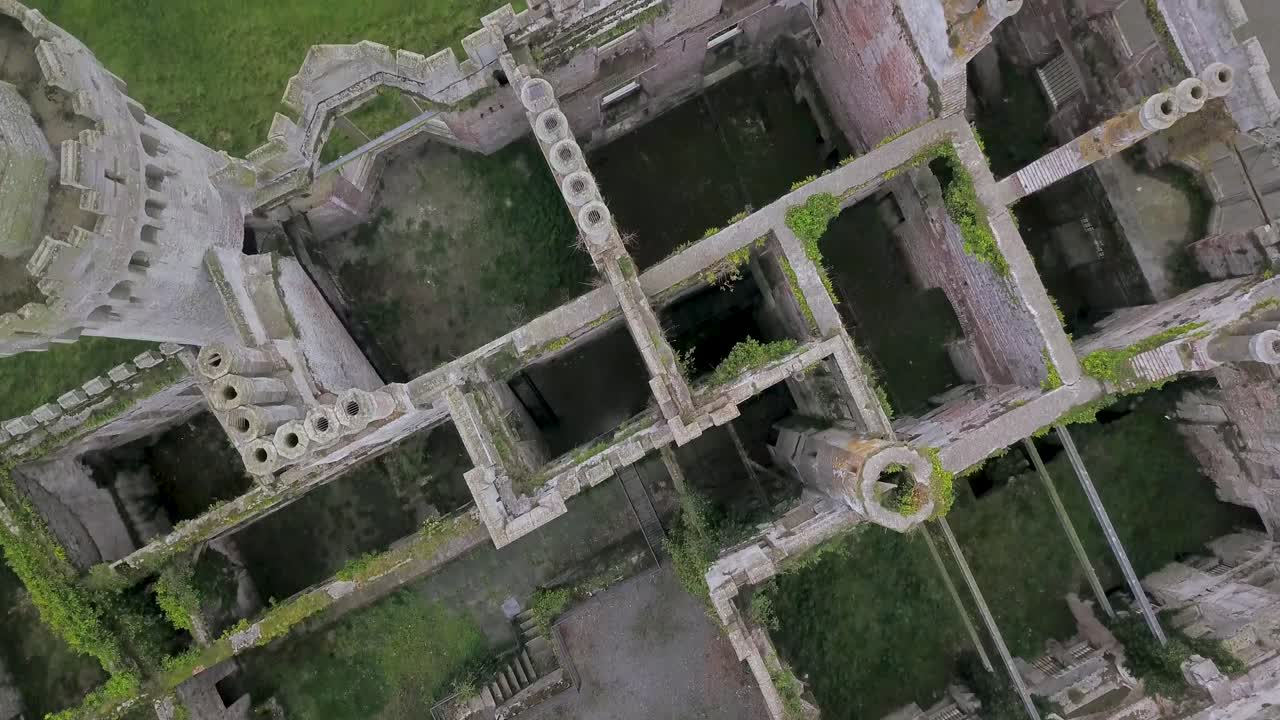duckett's grove ruinas del castillo ojo de pájaro tiro con drones
