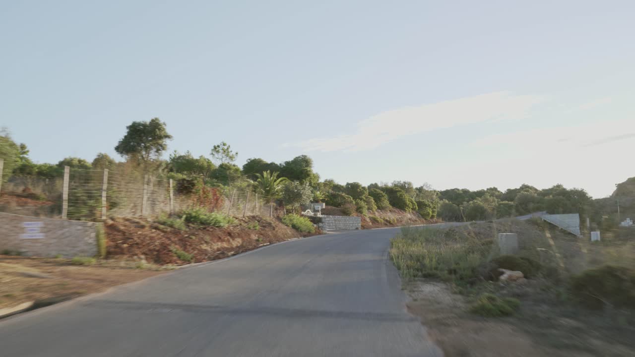 Riprese di un roadtrip a Salema