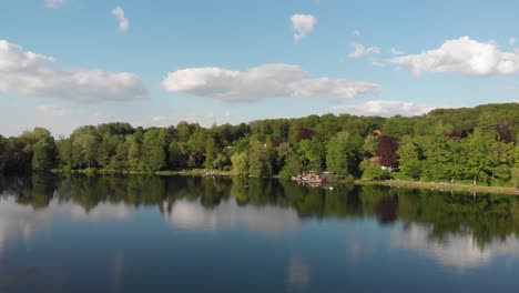 Lago-Munich-Weisslingersee-Desde-Arriba-Con-Un-Dron-A-4k-30fps