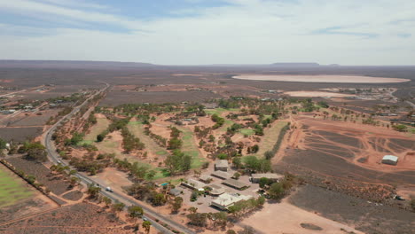 Luftaufnahme-Rund-Um-Einen-Golfplatz-Auf-Der-Känguru-Insel-In-Australien---Umlaufbahn,-Drohnenaufnahme