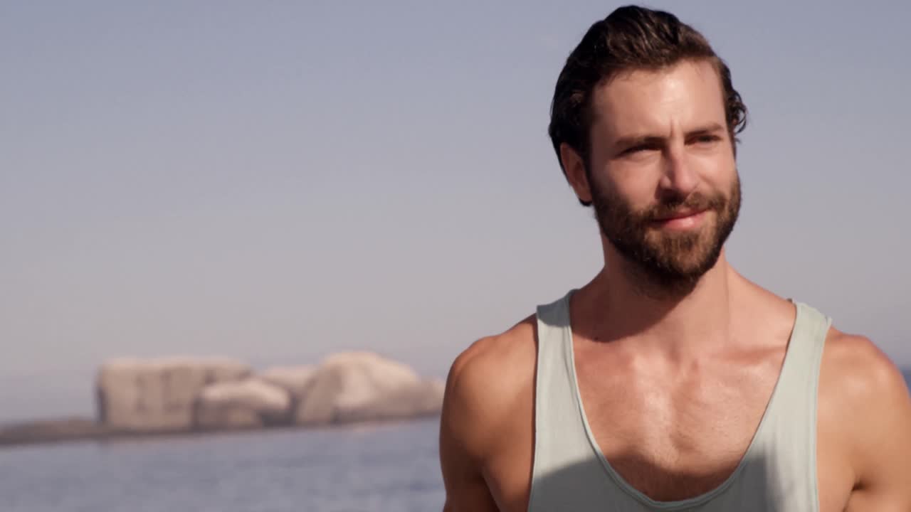 친구들이 함께 달리고 있습니다.