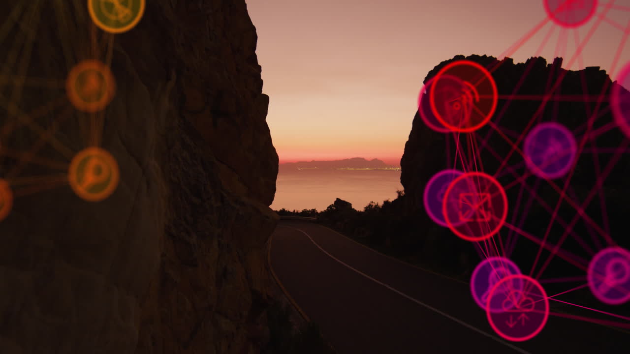 소셜 미디어 아이콘의 애니메이션과 바위 해안과 바다 풍경