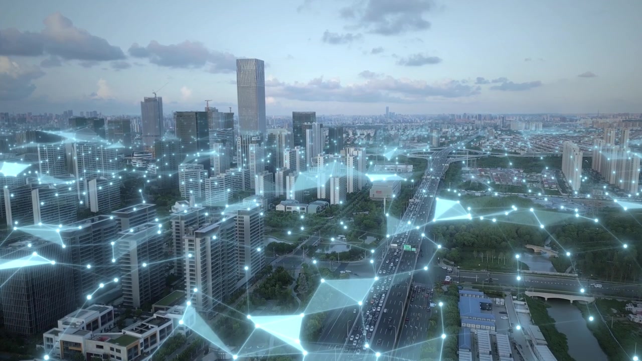 Ripresa aerea di un polo commerciale e quartiere finanziario ad alta tecnologia al tramonto. Skyline finanziario urbano con animazione grafica tecnologica.