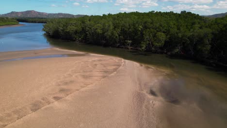 Parque-Nacional-Marino-Las-Baulas-Estuario-Manglares