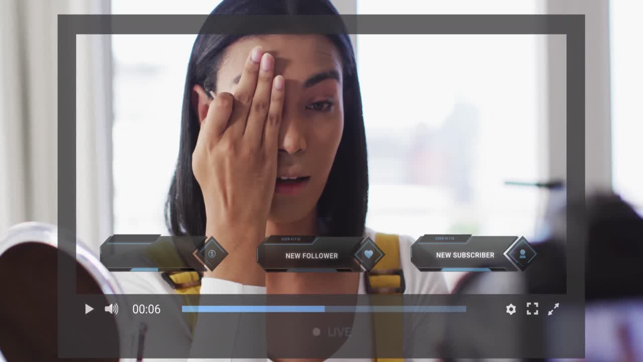 메이크업 블로그에 있는 두 인종의 여성에 대한 디지털 인터페이스와 함께 화면의 애니메이션