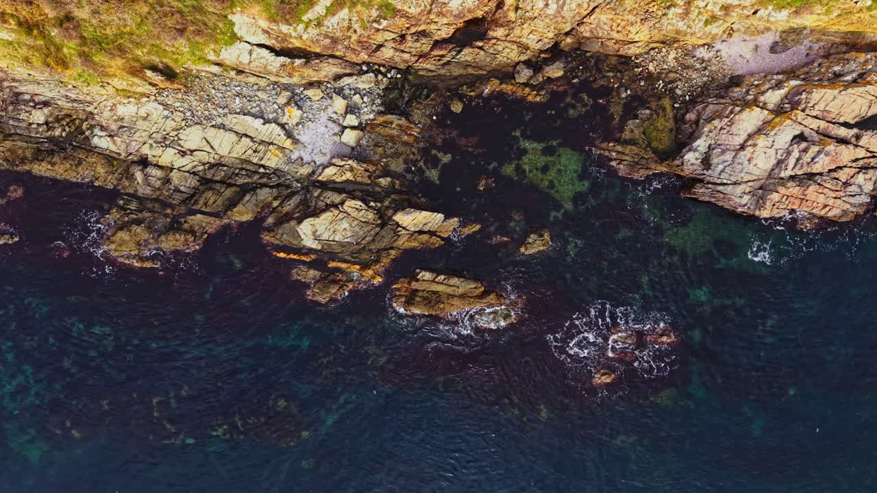 Splendida vista aerea della costa rocciosa in Bulgaria
