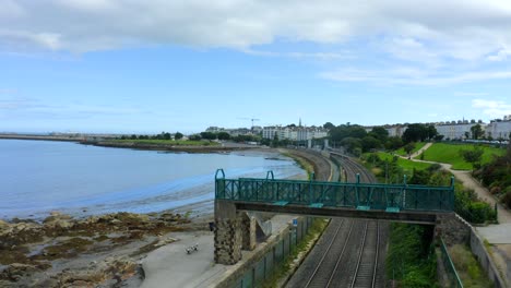 Puerto-De-Laoghaire-Visto-Desde-Seapoint,-Monkstown,-Dublín,-Irlanda,-Septiembre-De-2021