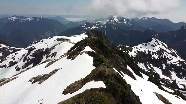 Vista aerea del Monte 5040, Isola di Vancouver, Canada