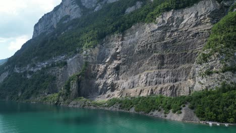 El-Paisaje-Rocoso-Rústico-De-Los-Alpes-Suizos-Es-Una-Vista-Fascinante-E-Impresionante-Para-La-Vista