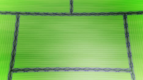 caminar en el piso japonés de tatami con espacio de copia. correr y caminar dar pasos. cerrar el pie del corredor. concepto de desafío de negocios. animación de bucle.