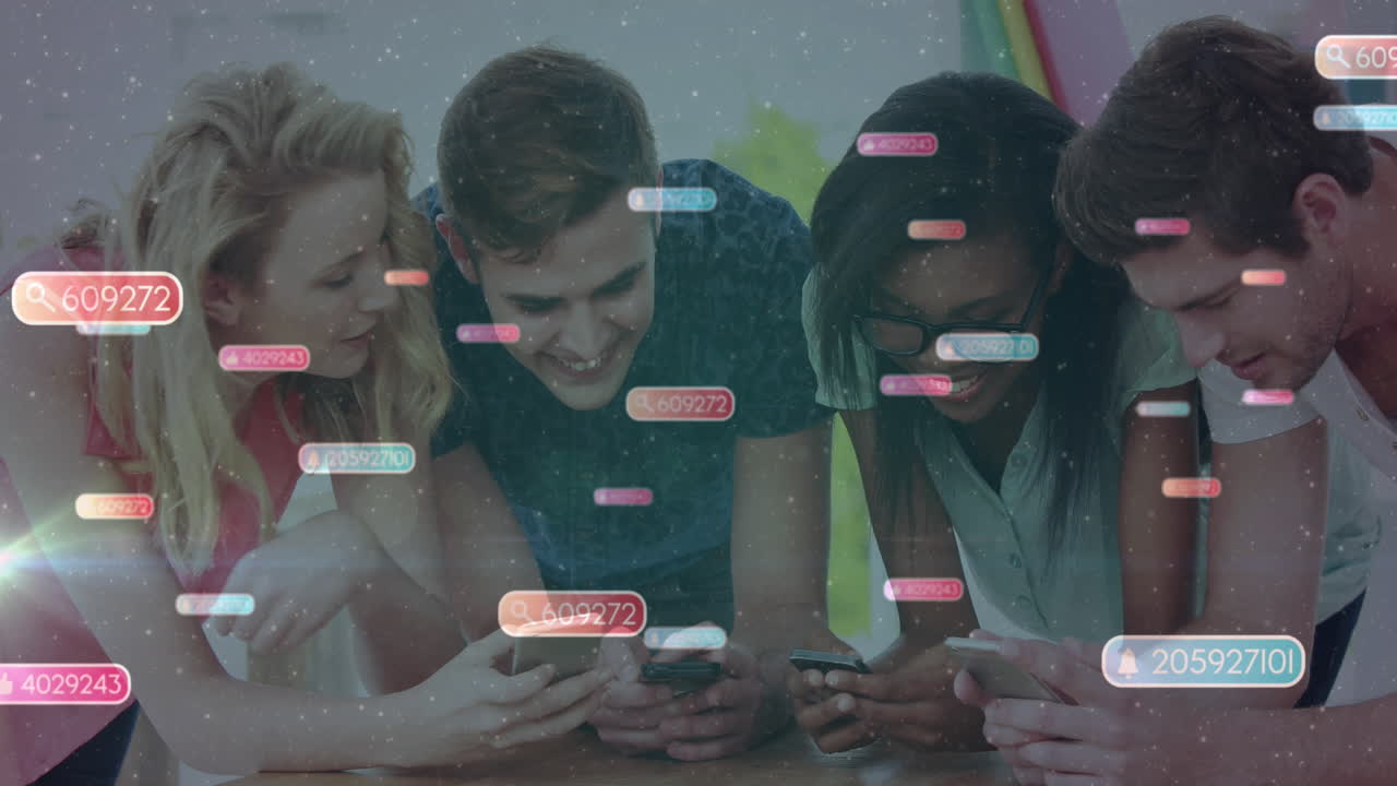 animación de iconos de redes sociales con números sobre diversas personas que usan teléfonos inteligentes