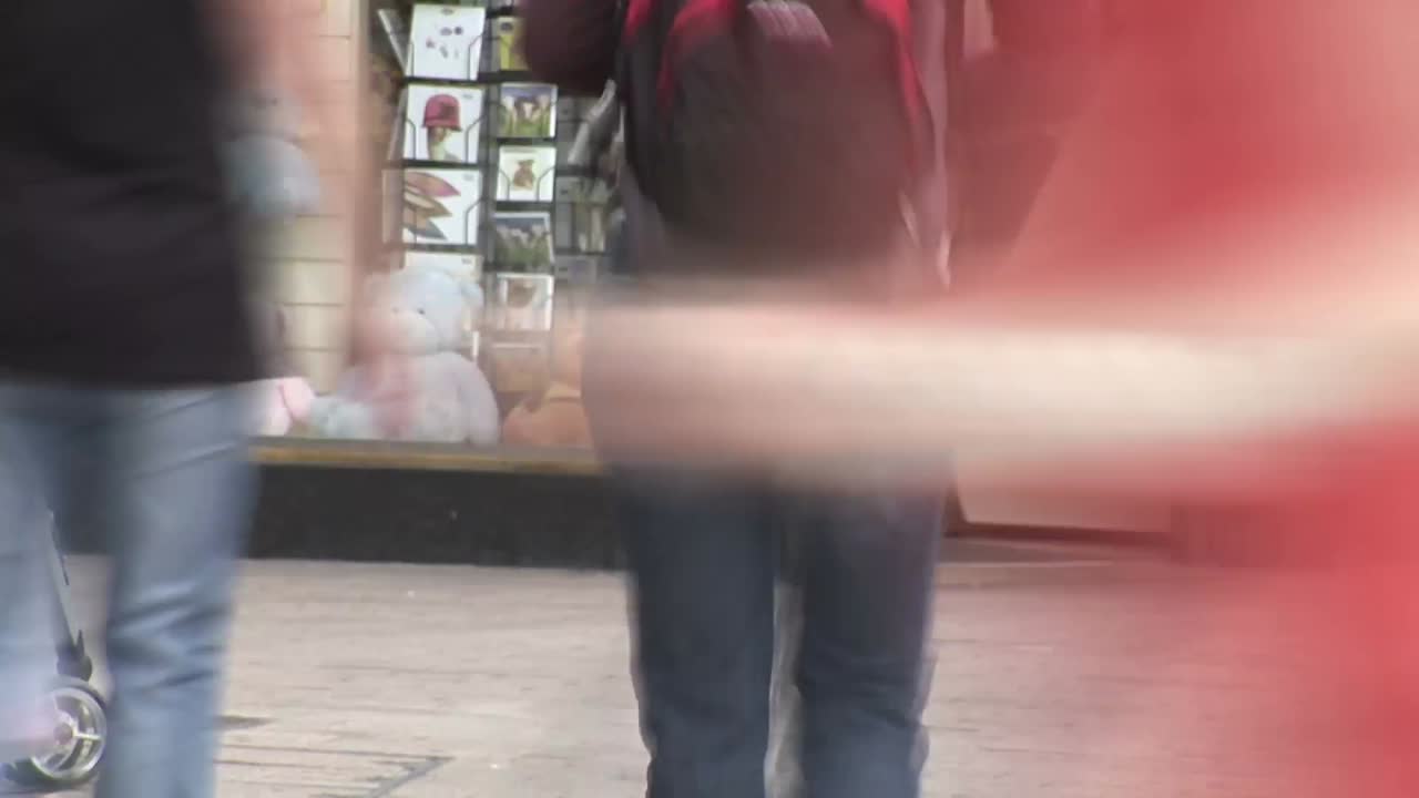 도시에서 고 있는 사람들