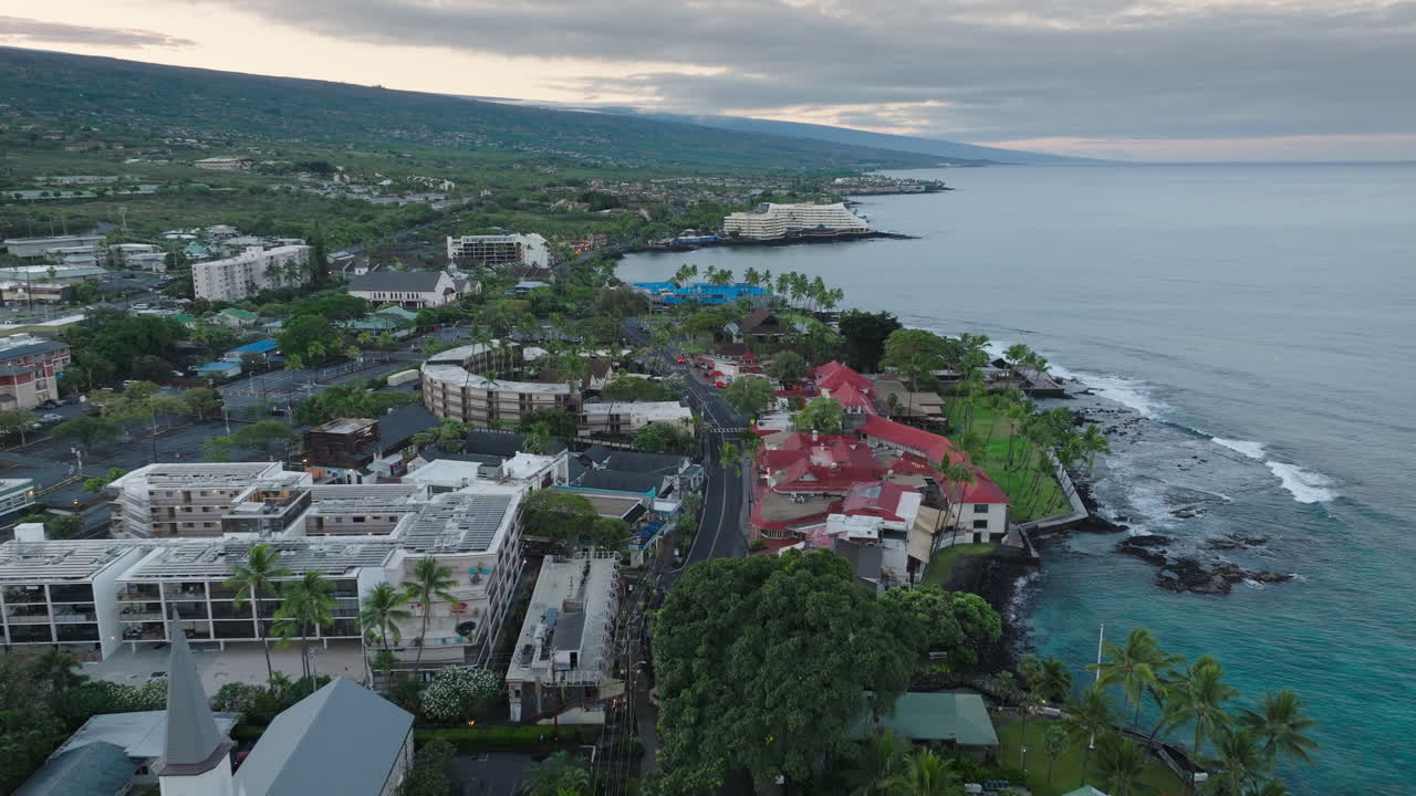 Kailua-Kona Hawaii Ripresa mattutina con drone Maggio 2024 - Clip 05