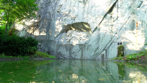 Monumento-Al-León-Moribundo,-Punto-De-Referencia-En-Lucerna,-Suiza