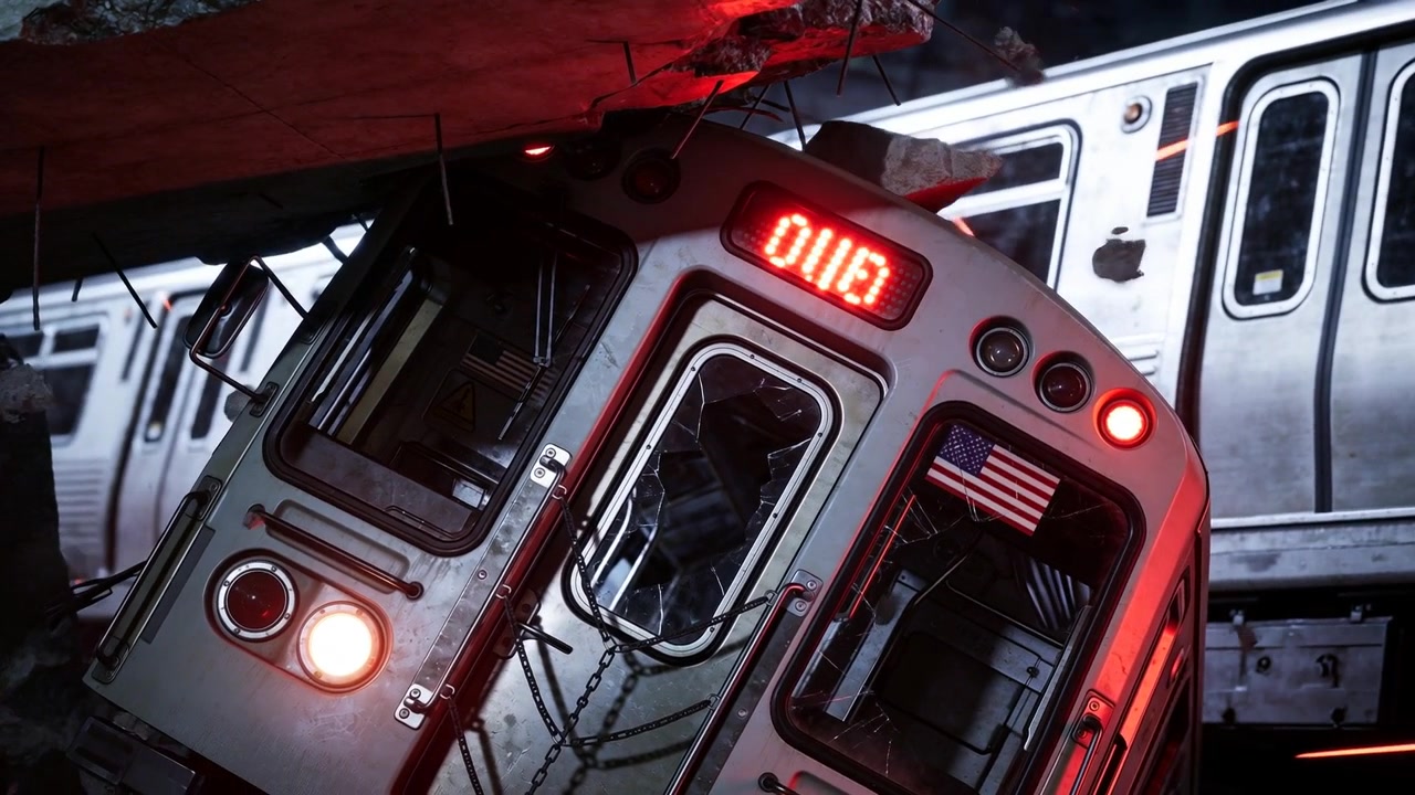 Vagone della metropolitana inclinato, rimasto incastrato sotto una lastra che crolla mentre cadono detriti, con luci rosse.