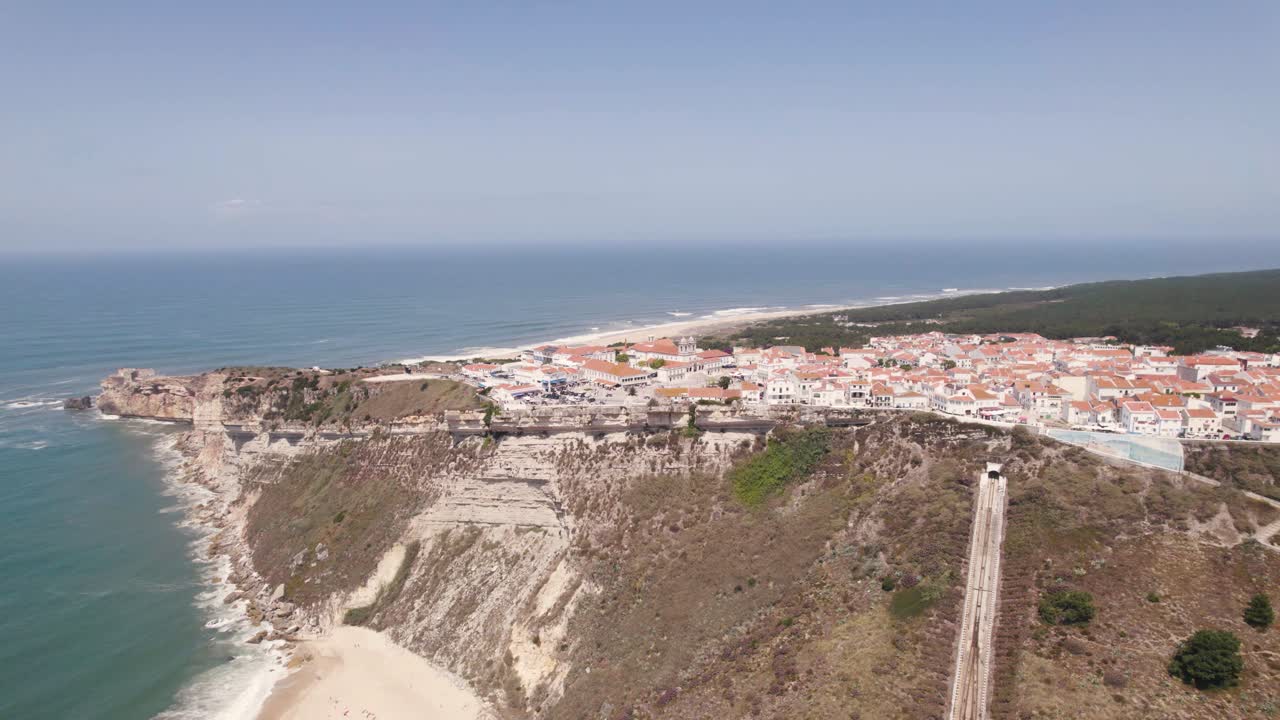 vista panorámica aérea de la ciudad alta de nazare, portugal