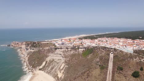 Vista-Panorámica-Aérea-De-La-Ciudad-Alta-De-Nazare,-Portugal