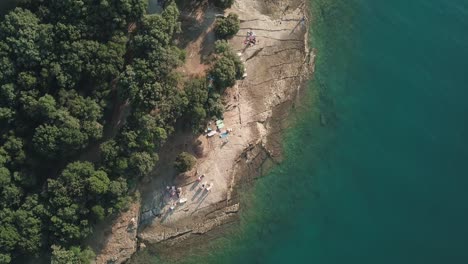 Imágenes-De-Drones-Con-Colores-Degradados-Sobre-Las-Playas-Y-Los-Mares-De-Croacia