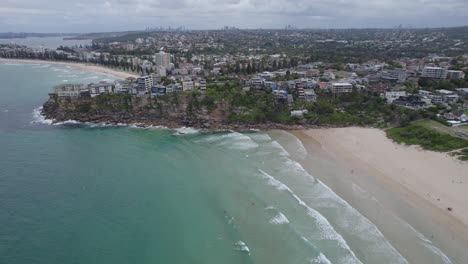 Playa-De-Agua-Dulce-Con-Agua-Turquesa-Y-Arena-Blanca-En-Nsw,-Australia---Toma-Aérea-De-Drones