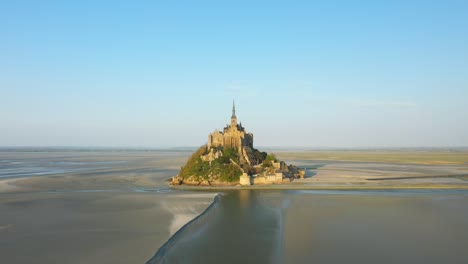 mont saint michel facing the manche in europe, france, normandy, manche, in spring, on a sunny day.