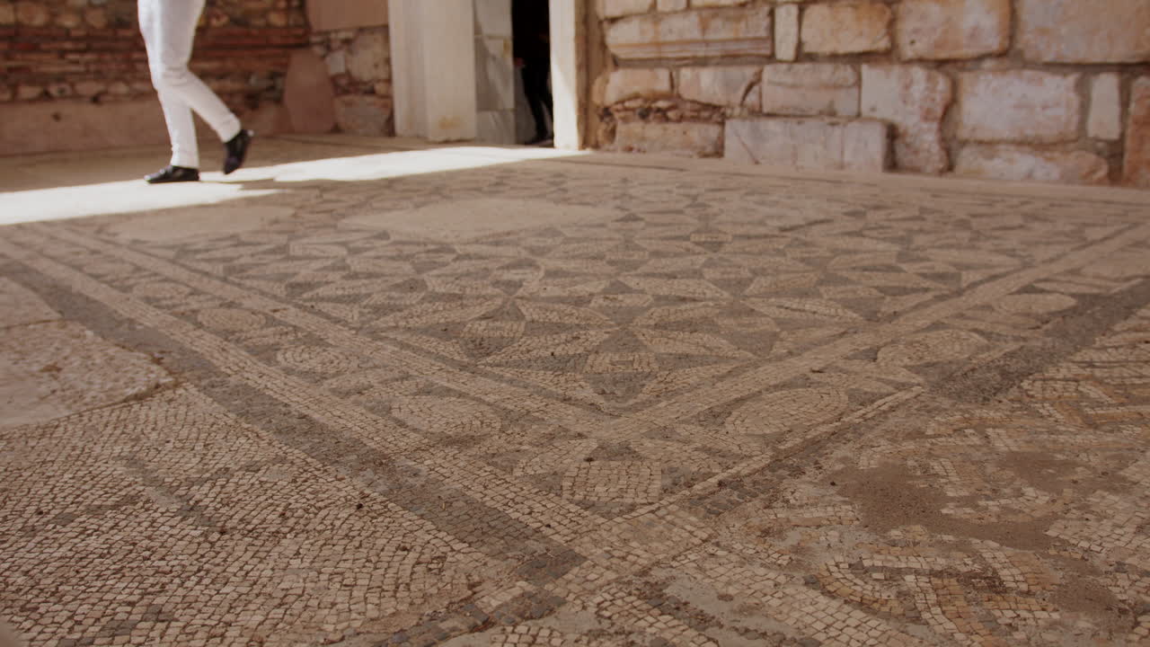 mosaico en el piso de la antigua sinagoga en sardis