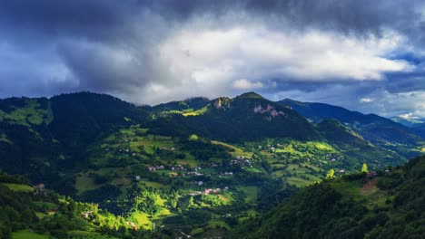 lapso de tiempo aéreo de las tierras altas del mar negro